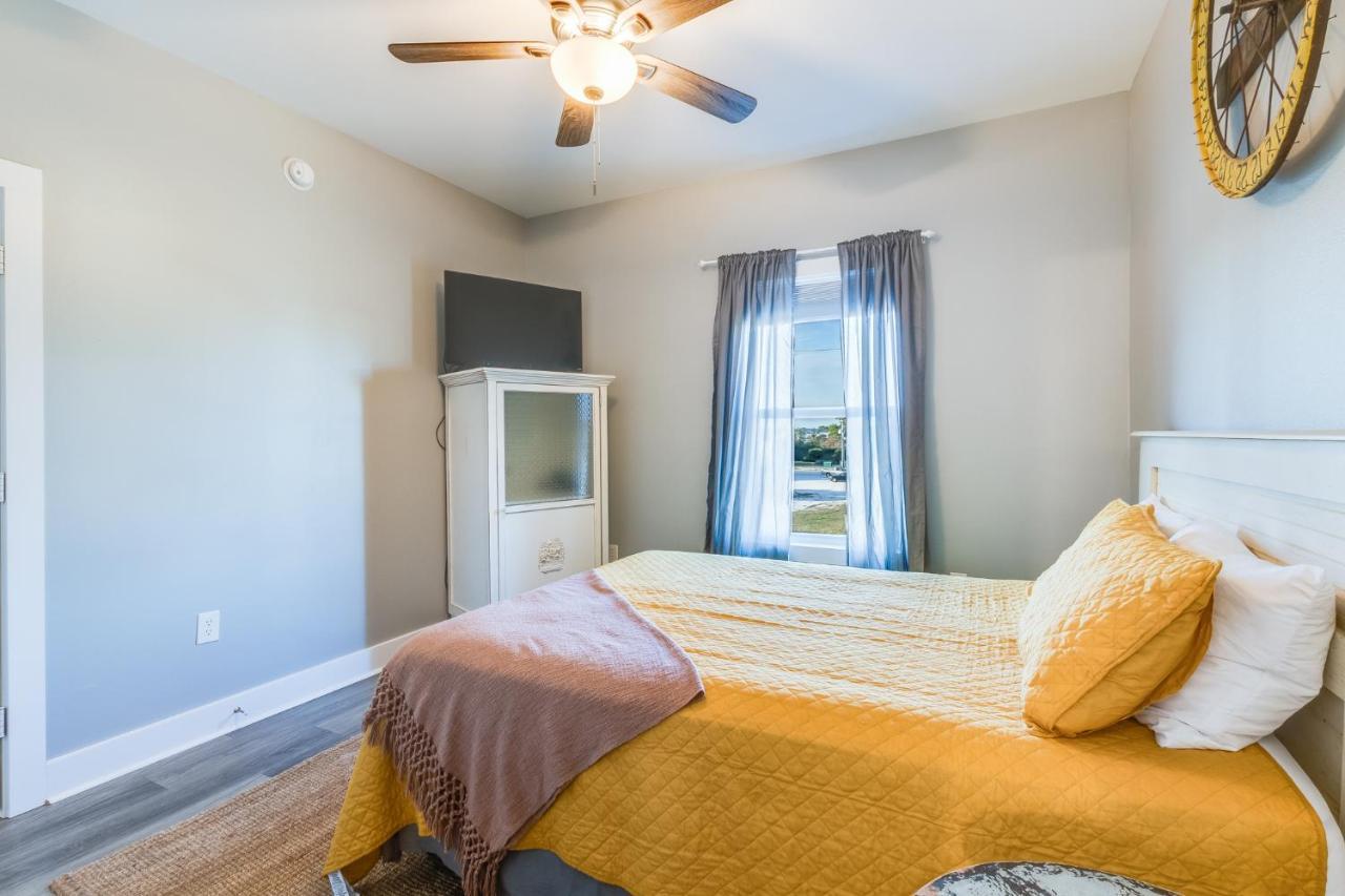 Modern, 3 Bedroom Private House Within Walking Distance To The Beach! Gulf Shores Bagian luar foto